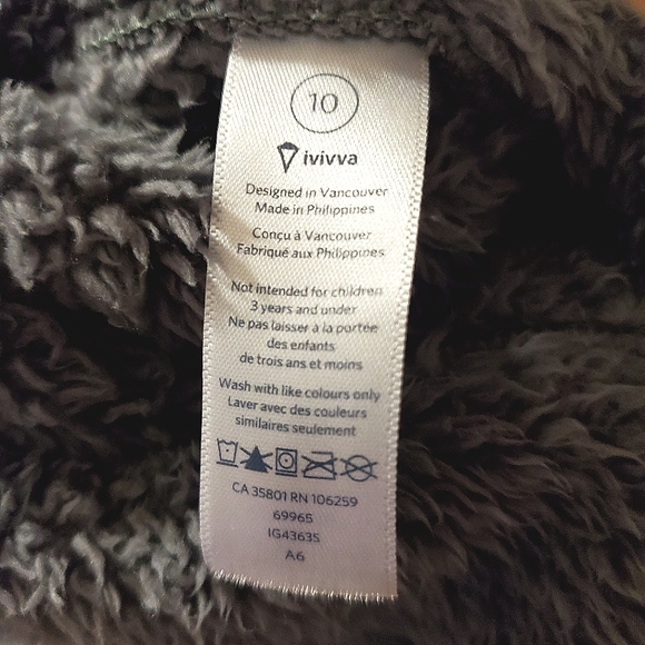 Ivivva (by Lululemon) - Girls Reversible Sherpa Vest - Size 10 - Picture 3 of 6
